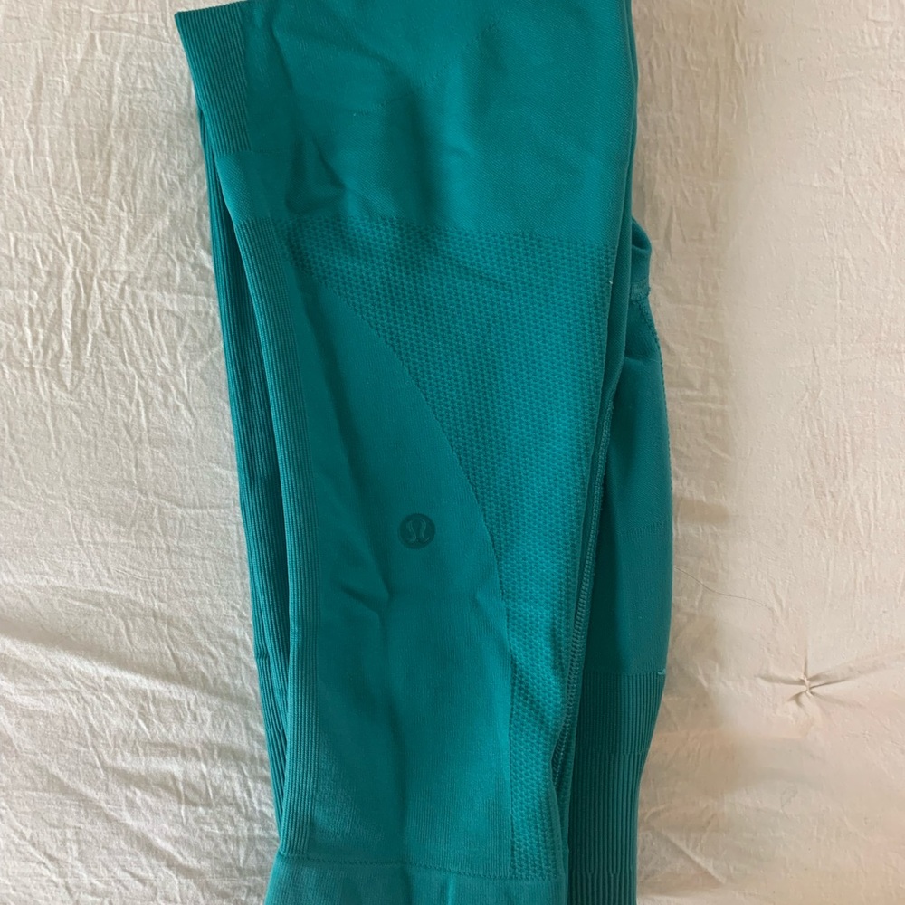 Lululemon teal cropped leggings